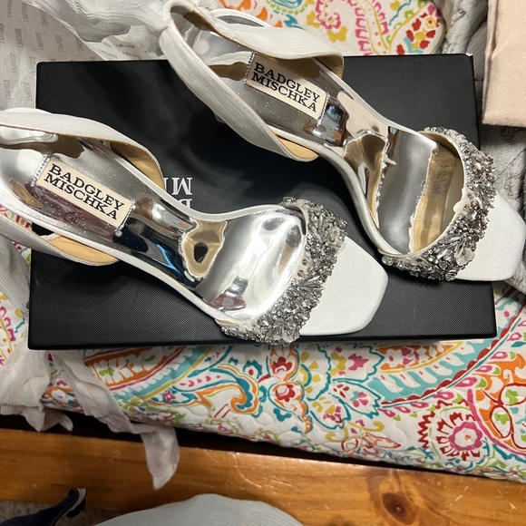 Brand new in box, Badgley Mischka heels. - Picture 6 of 12
